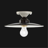 Vidéki stílusú, fekete színű mázas fémből és fehér színű mázas kerámiából készült, kézműves mennyezeti lámpa.